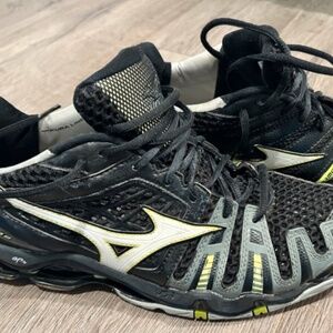 Mizuno Volleyball Court Shoes